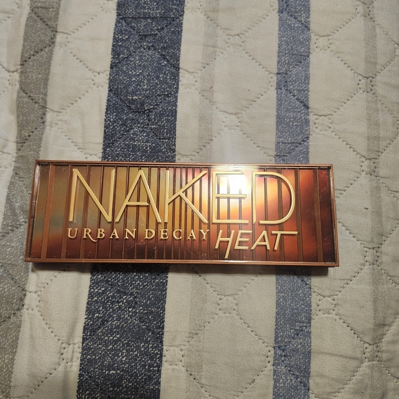 Urban Decay Naked Heat Palette with Fiery Hues - Picture 2 of 8